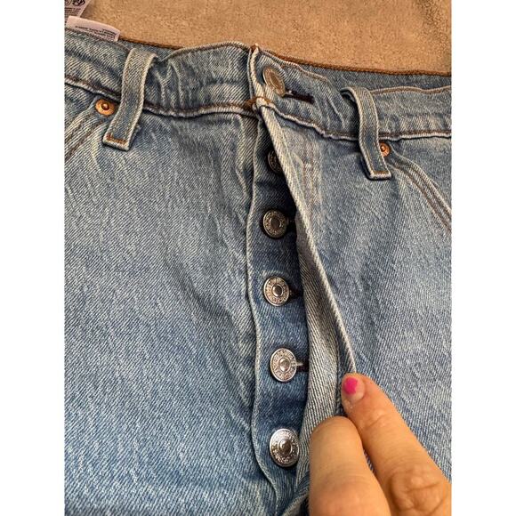 Levi’s 501 raw hem high rise denim shorts size 32 - Picture 4 of 10